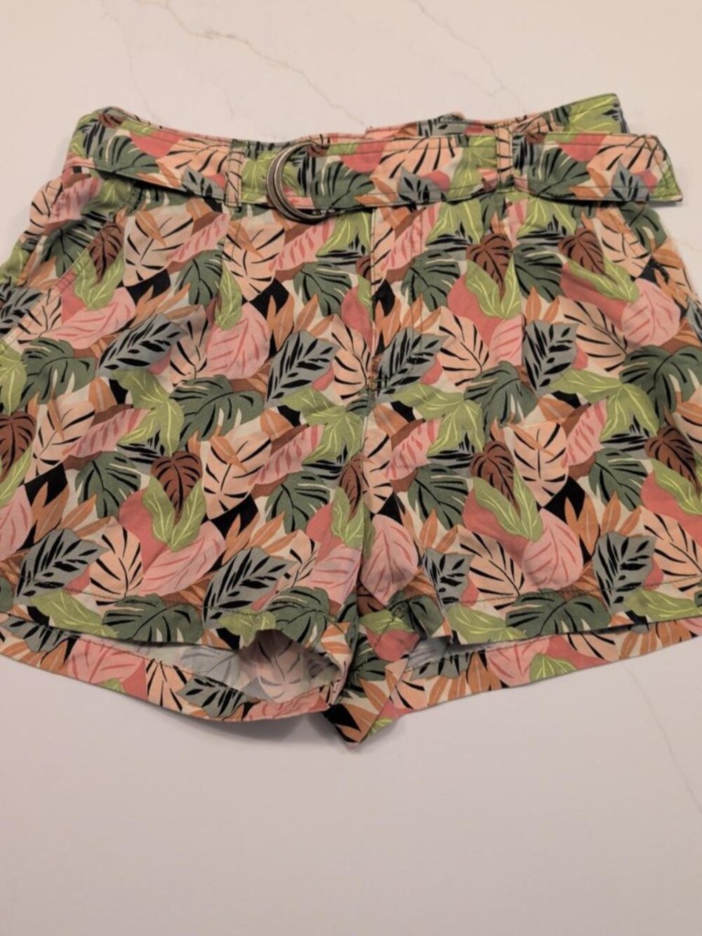 Loft Ann Taylor Sz S Shorts Women Jungle Tropical Print Belted Pleated Pockets